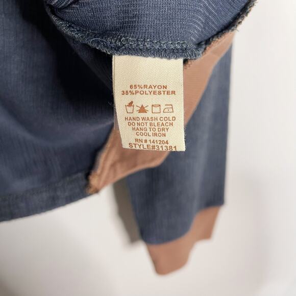 Hem & Thread Small S Denim Blue Textured Boxy Henley Pullover Top Long Sleeve - Picture 7 of 9